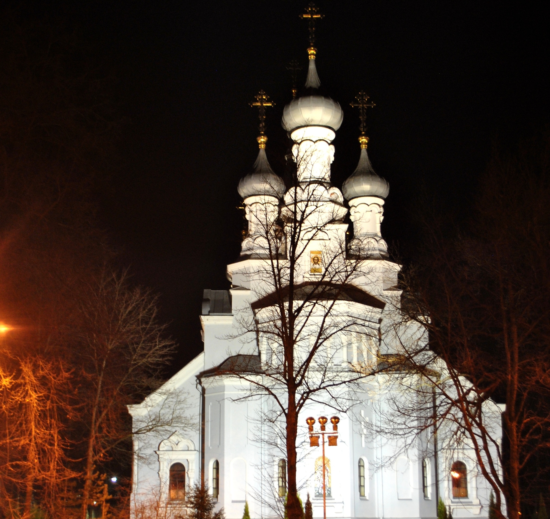 Подсветка храма дронами где. Освещение церкви. Подсветка храма. Подсветка храмов. Архитектурное освещение храма.