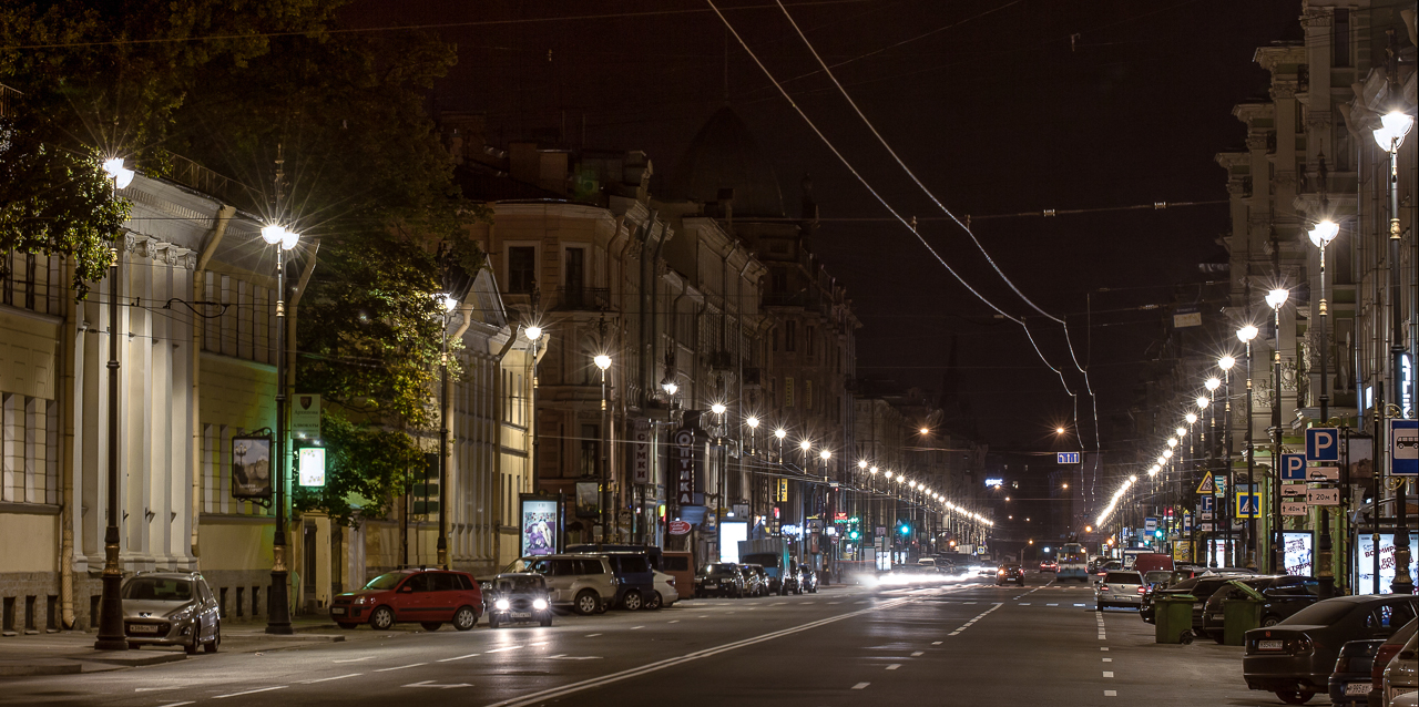 Проспект свет. Освещение Санкт Петербурга. Освещение улиц Петербург. Наружное освещение СПБ. Уличное освещение центр города СПБ.